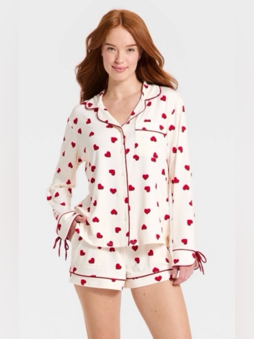 Women's Jersey Long Sleeve Collar Shirt & Shorts Pajama Set Auden XS
Cream Heart